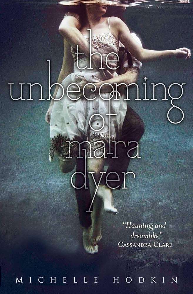 Links to The Unbecoming of Mara Dyer (1) (The Mara Dyer Trilogy)